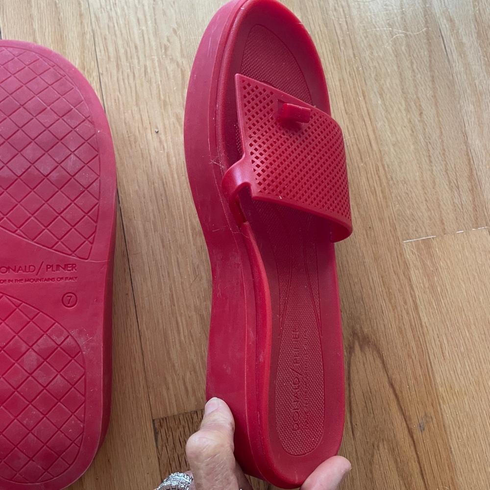 Donald Pliner Red Slide rubber Sandals - Picture 7 of 7